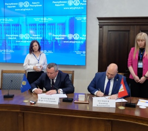 Законодатели Севастополя и Астрахани подписали соглашение о межпарламентском сотрудничестве